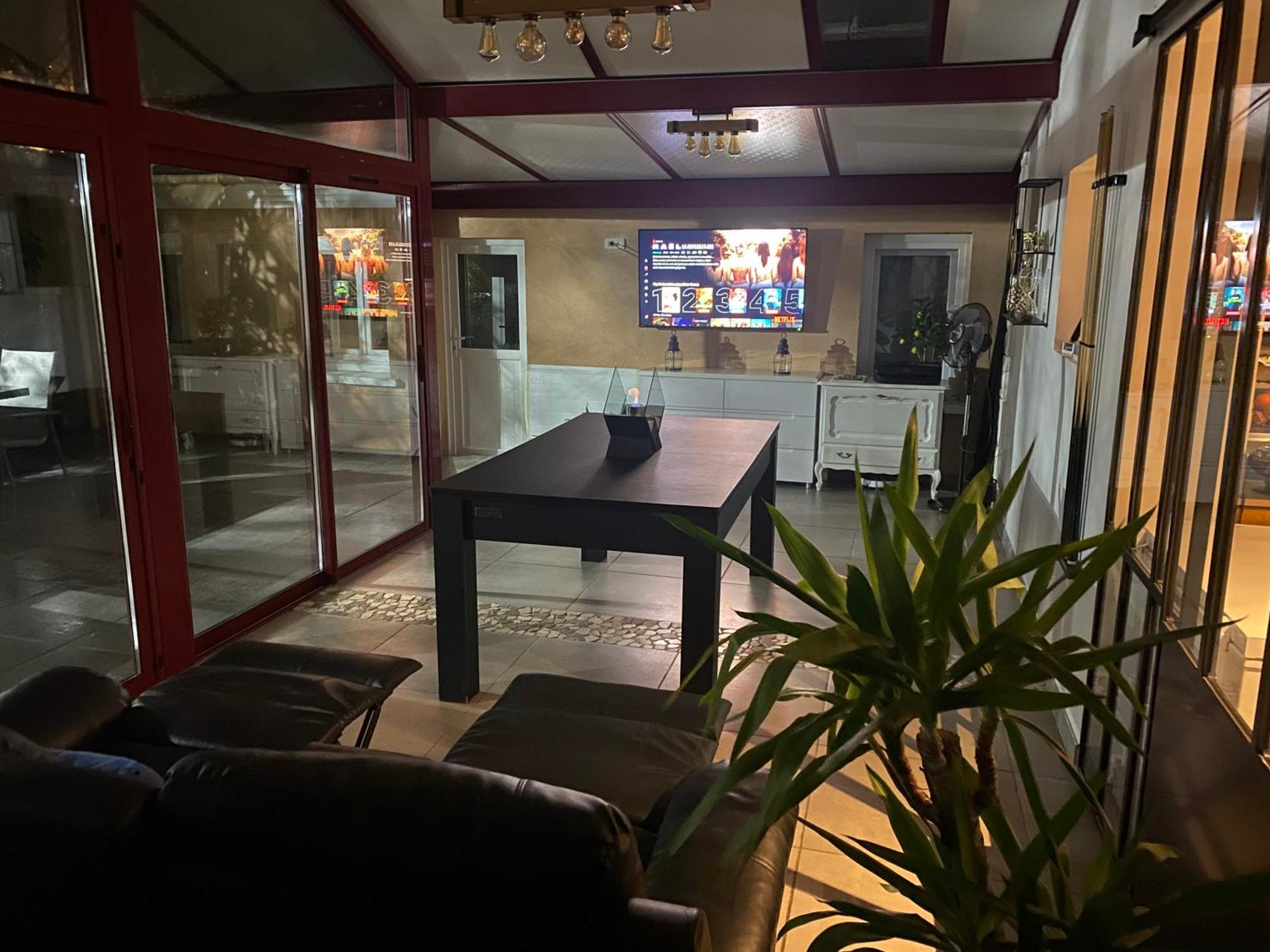 Dependance Avec Billard A Proximite Zenith Rouen 호텔 르 그랑 케비 외부 사진